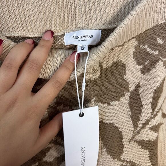 Anniewear Cream and Brown Floral Knit Medium NWT - Picture 3 of 5